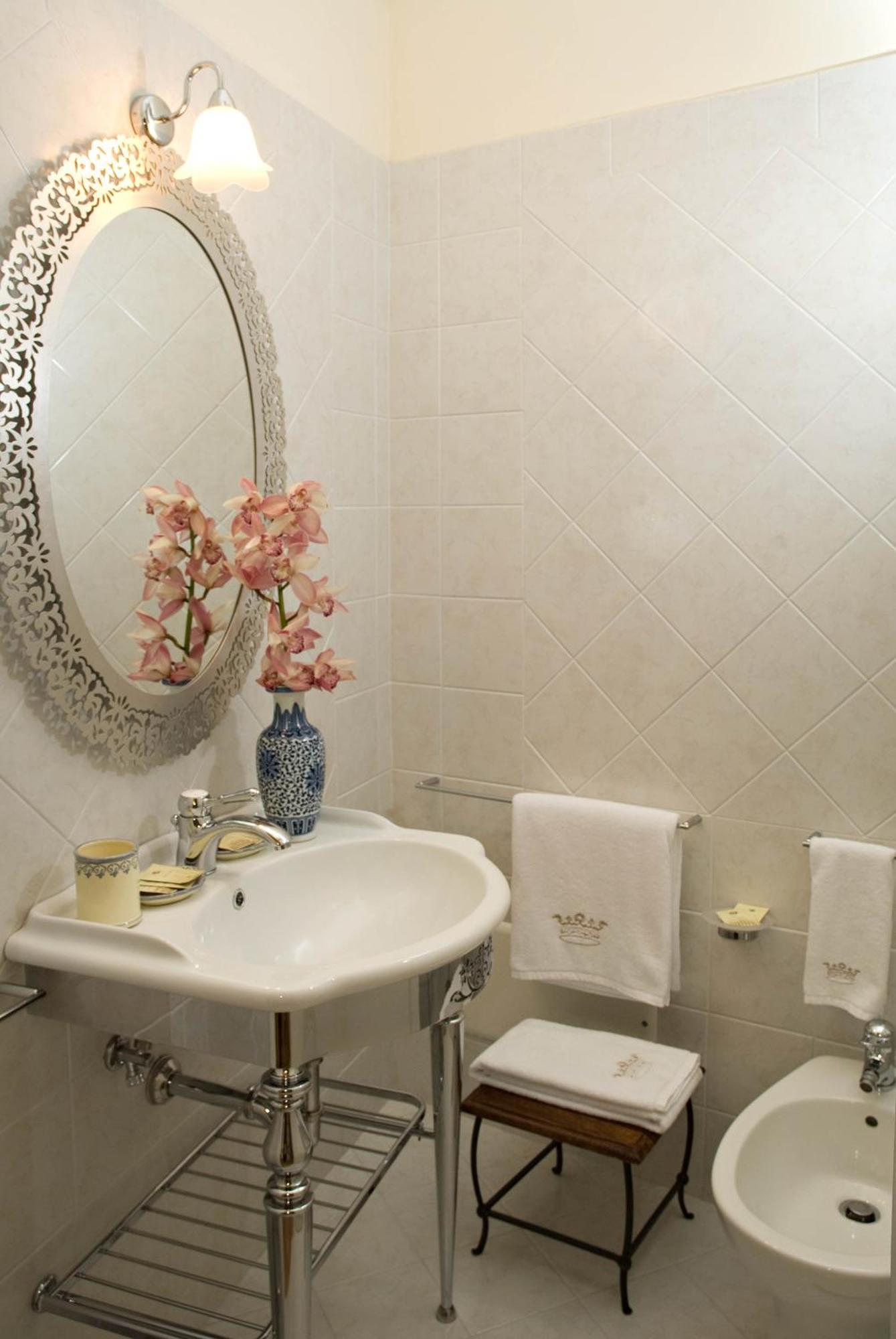 Palazzo Bernardini Apartment Lecce Ngoại thất bức ảnh